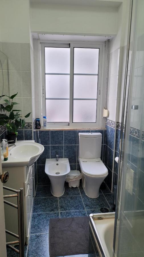 Room Atalaia- Ideal For Single Lisboa Extérieur photo